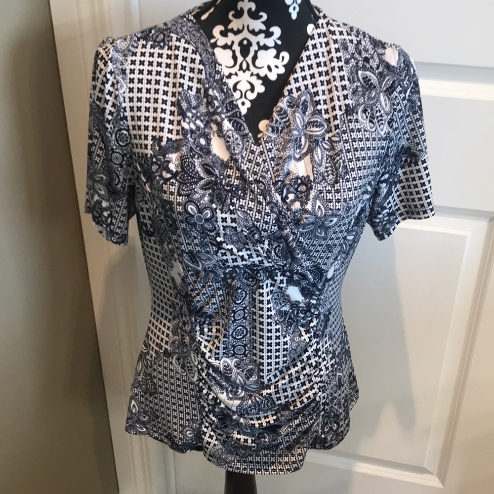 Just listed❤️ navy and white short sleeved crossed pleated front with ruching